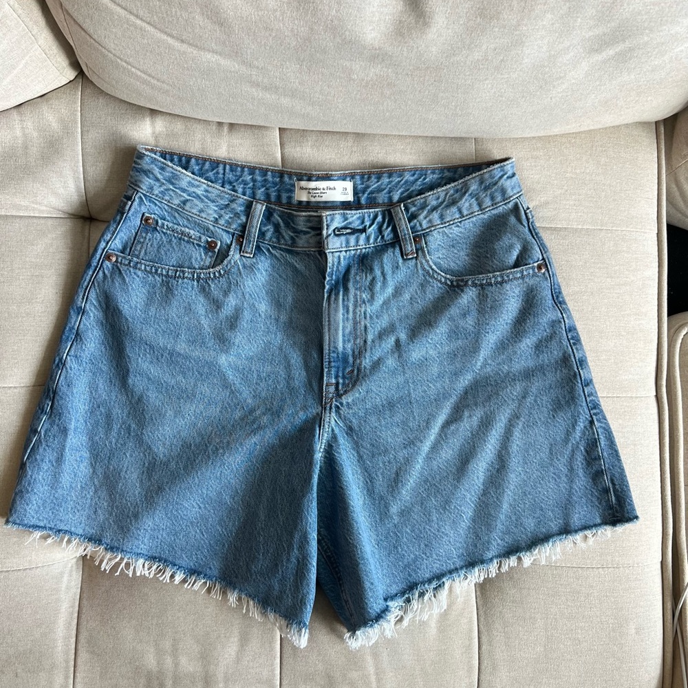 Abercrombie & Fitch High Rise Loose Short Denim Jeans - Curve Love - Picture 2 of 7